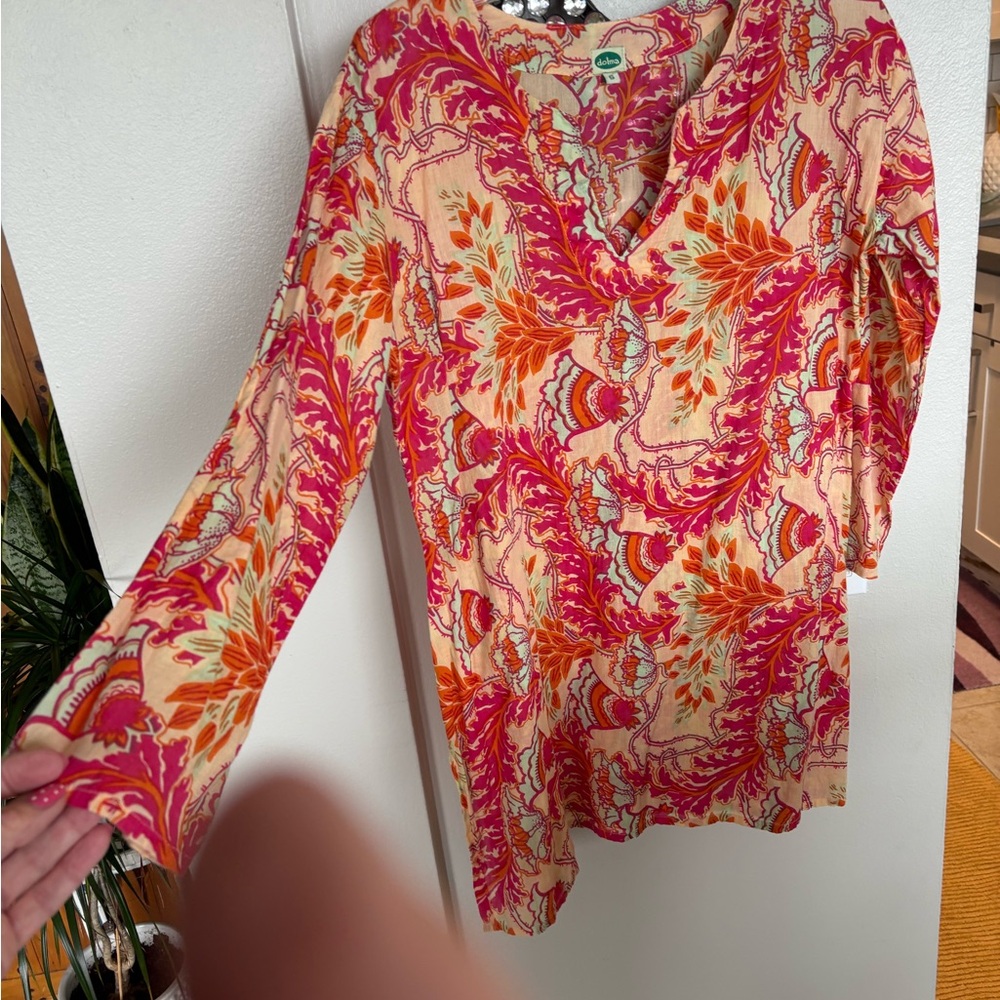 Dolma: Floral V-Neck Women's Top